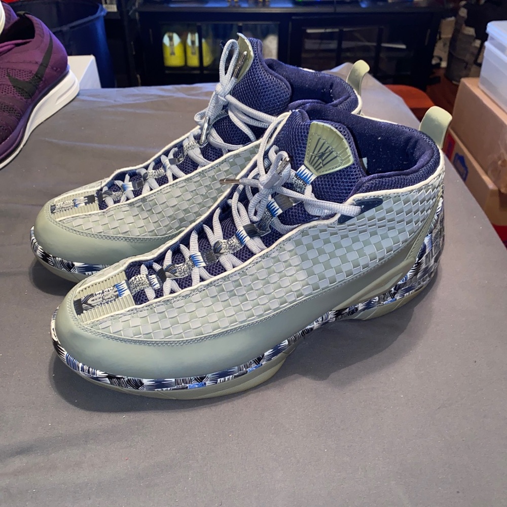 Jordan 15 SE Carrier Classic “Georgetown Hoyas”